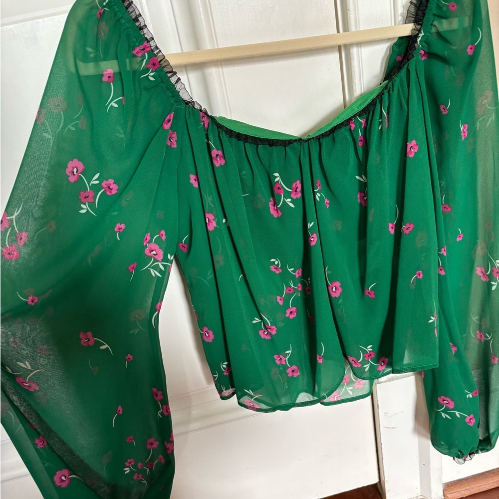 Adorable green blouse